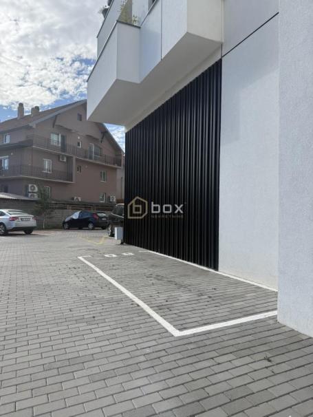 Parking mesto, 11m2, Pantelej