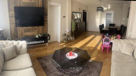 Troiposoban stan, 98m2 Pravni fakultet