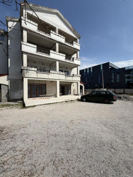 Poslovna zgrada 600m2, Izdavanje, Podgorica