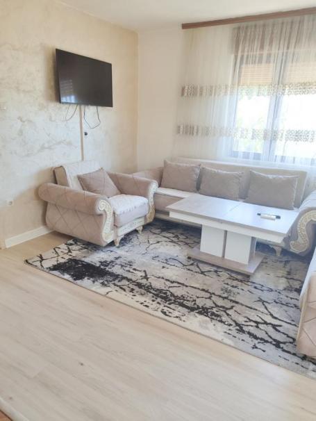 Trosoban stan 100m2, Izdavanje, Podgorica