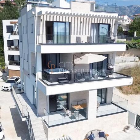 Vila 330m2, Izdavanje, Tivat