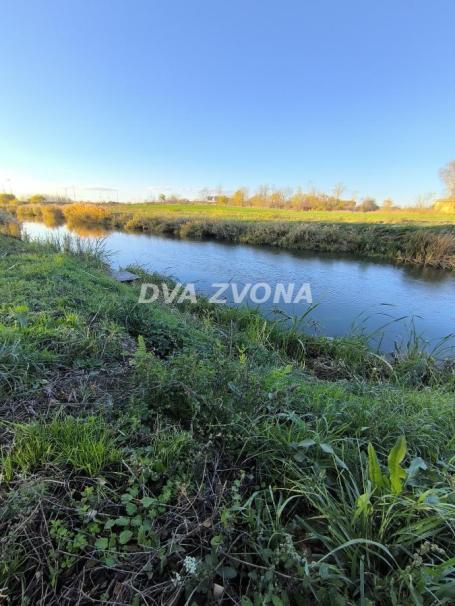 Kuća sa izlazom na reku Jegričku – Zmajevo