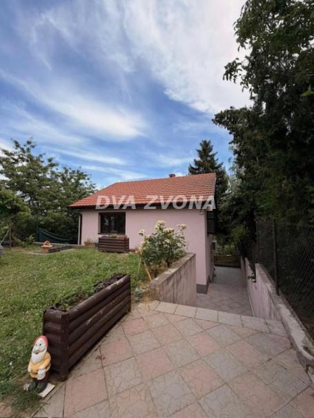 Vikend kuća sa pogledom na Frušku goru – Banstol, opština Inđija