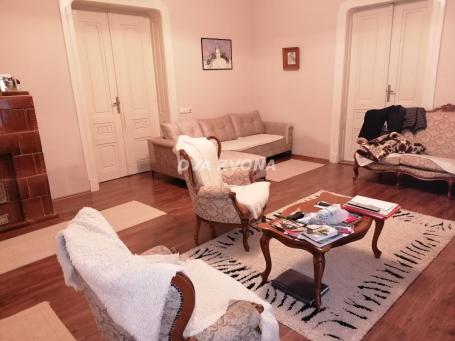 SALONSKA KUĆA U BEČEJU – 312 m², 9 ari, UKNJIŽENA!