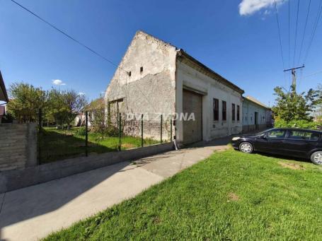 PORODIČNA KUĆA U CENTRU GAJDOBRE OD 408 M2