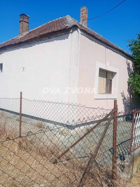 PERLEZ USELJIVA KUĆA