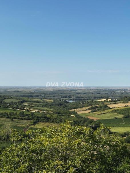 Vikendica za ceo svet   – Čortanovci, 65 ari, jedinstven pogled na Dunav