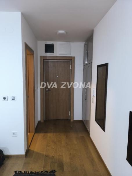 Visoko Rentabilna Garsonjera na Bulevaru Evrope (Nameštena)