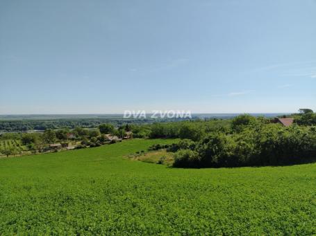 PLAC NOVI SLANKAMEN - POGLED NA DUNAV - POVOLJNO