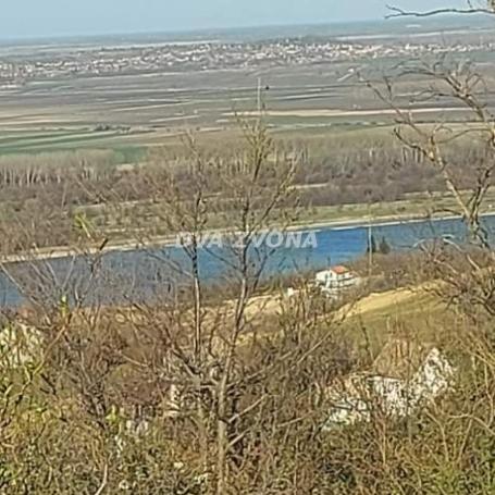 Retko u ponudi! Plac u Novom Slankamenu sa pogledom na Dunav – 1.500 m²