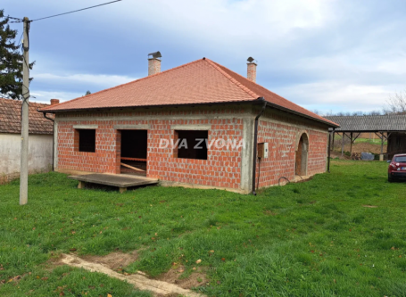 Na prodaju kuća u Lugu