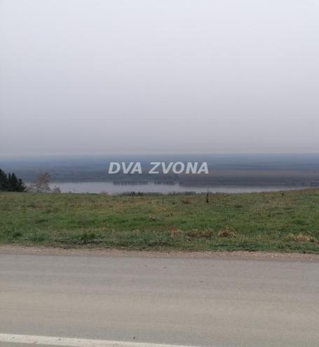 EKSKLUZIVNO! Plac 1. klase u Starom Slankamenu – 20.300 m² uz glavni put, pogled na Dunav  i Srem–SA