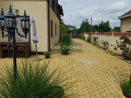 Izdajem dva apartmana u Veterniku – 154 m²