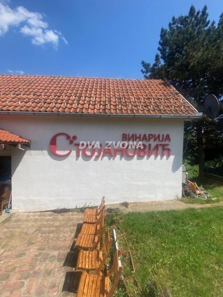 VINARIJA STOJANOVIĆ – IZLAZ NA DUNAV I PRIVATNA PLAŽA