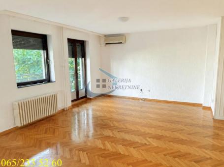 Beograd, Stari Grad - Gundulićev venac 97m2