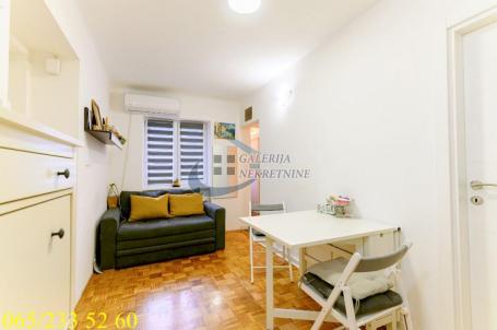 Stari Grad, Trg Nikole Pašića - Dečanska 44m2