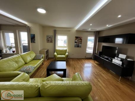 Odličan duplex-3 garažna mesta