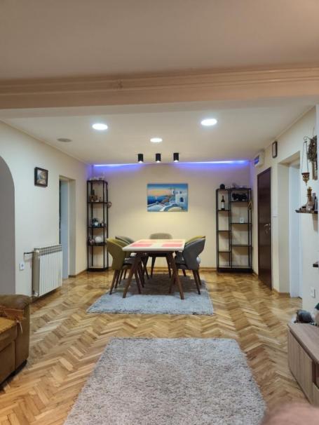 Prodaje se stan sa garažom – Karaburma-Ćalije