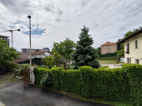 Duplex, sa sopstvenim ulazom i delom dvorišta