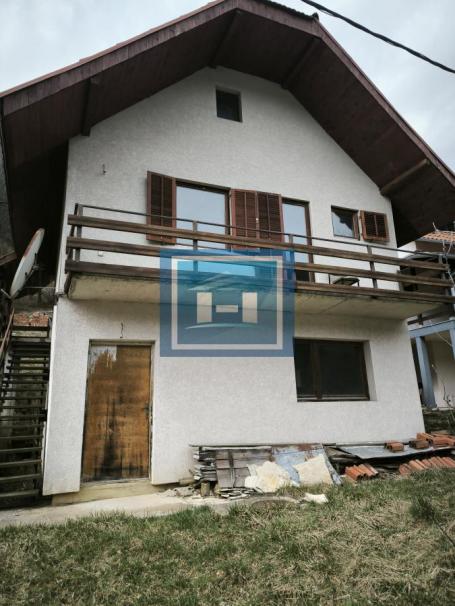 Kuća u Brzeću – Blizu Gondole, S Potencijalom za 3 Apartmana!