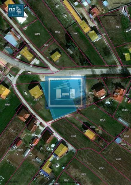 Izuzetan plac u Vinorači – idealan za kuću, vikendicu ili poslovni prostor