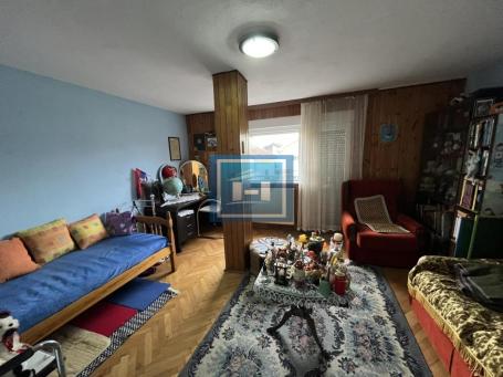 Velika kuća 200m² na mirnoj lokaciji – idealna za veću porodicu