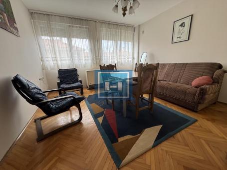 Kompletno namešten stan 57 m² na glavnoj ulici – odmah useljiv!