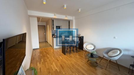 Luksuzna garsonjera 36 m² – bazen, kompletno nameštena, idealna lokacija