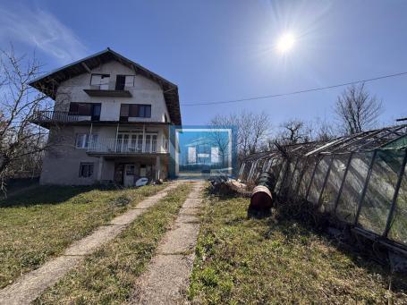 Rural Estate – House over 300 m² on a Plot over 30 ares