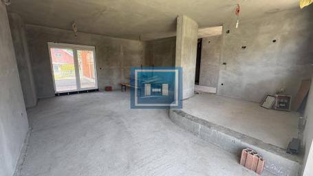 Na prodaju kuća – mirna lokacija na samo 1,5 km od centra grada