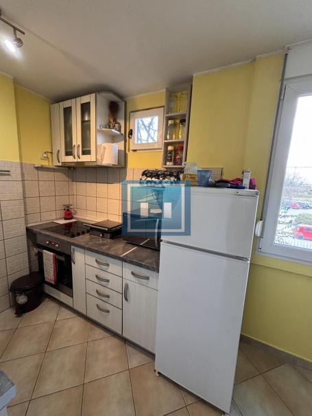Trosoban stan u centru Jagodine - može kupovina preko kredita !!!