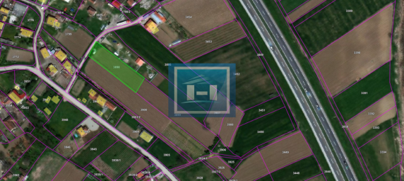 A plot in the construction area in Staro Lanište.
