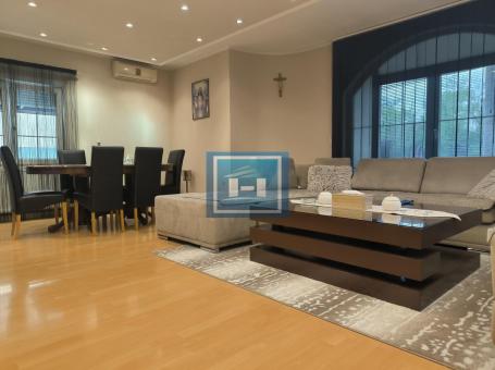 New, habitable house / Hospital
