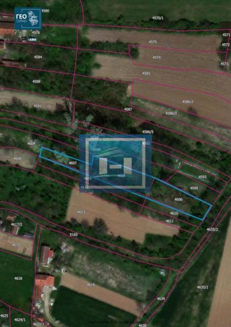 An unmissable opportunity – multiple plots in an excellent location, sold together!
