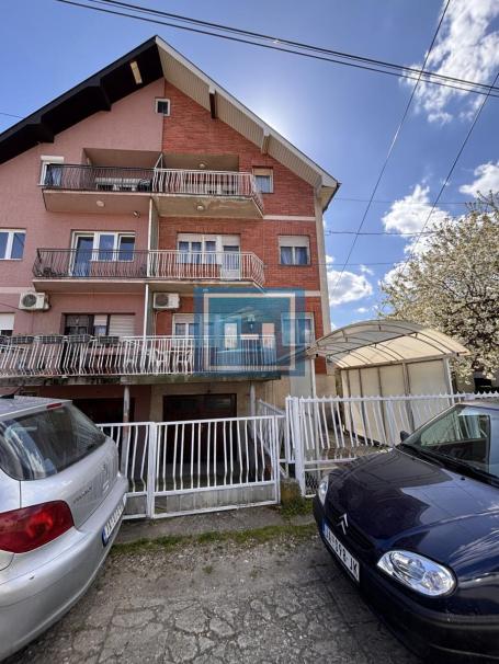 Kuća za više članova ili dve porodice u gradu