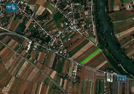 Na prodaju plac u Mijatovcu, na putu izmedju Ćuprija i Jagodine. 