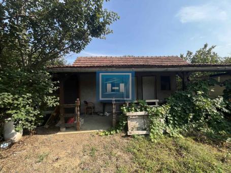 Perfect opportunity for your dream home or weekend retreat!