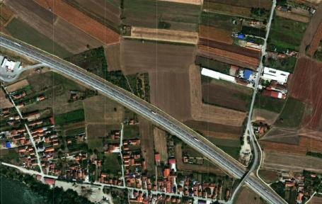 Na prodaju plac pored autoputa