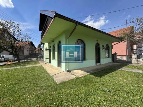 Veliki lokal sa dvorištem-idealan za vrtić ili školicu