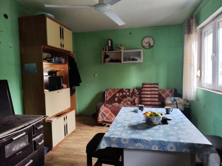 Stan u kući na Levču  od 72m2 na gradskoj lokaciji po ceni jednosobnog stana