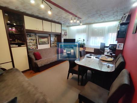 Lower floor apartment in the city center with garage and basement