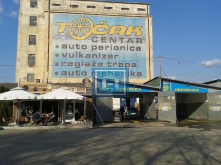 Poslovni objekat - autoperionica - kafić - centar grada