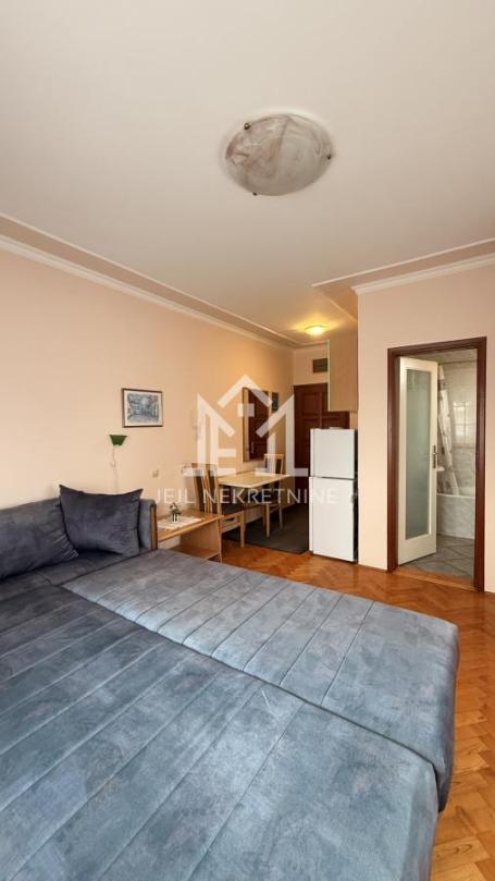 Garsonjera, 26m2 na Detelinari– svi troškovi uključeni