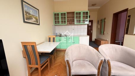Izdaje se potpuno opremljen stan od 54 m², Detelinara, računi su u ceni