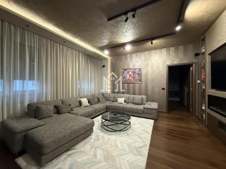Luksuzan trosoban stan od 124 m² sa dva garažna mesta – Branka Bajića, Novi Sad