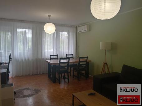 KOD MOSTA SLOBODE, 75m2, Trosoban, Porodičan, delimično renoviran