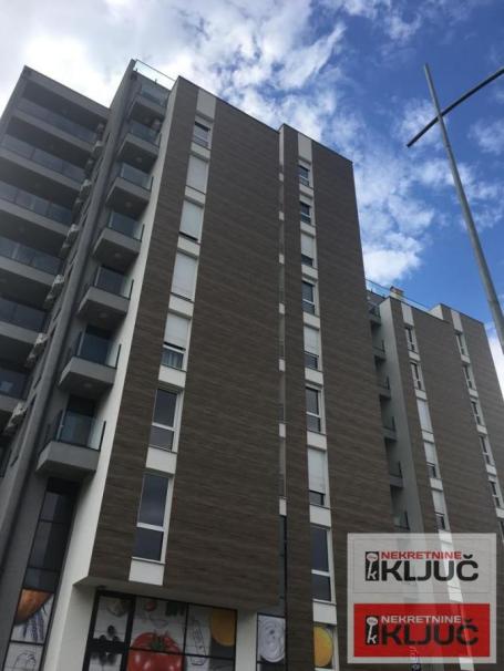 Jednoiposoban stan 40 m², Adamovićevo Naselje, Novi Sad