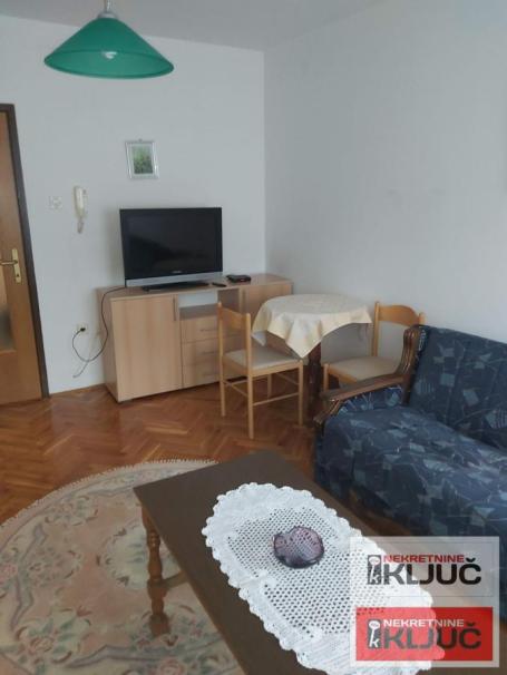 GRBAVICA IZDAJE SE NAMEŠTENA GARSONJERA