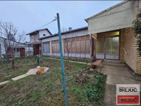 VETERNIK, 95m2, kuća plus pomoćni objekti na placu 615 m2