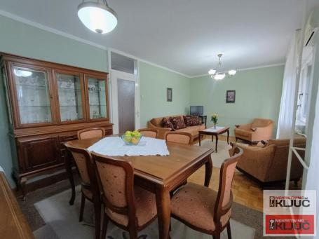 Trosoban stan 70 m², Novo Naselje, Novi Sad